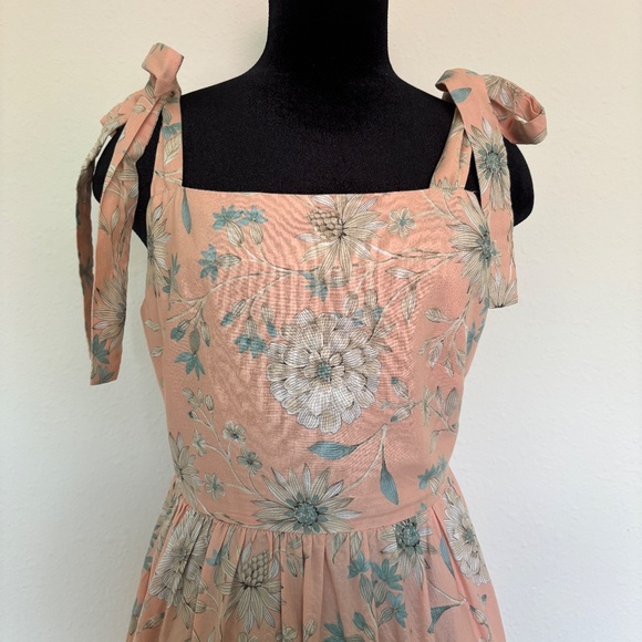 Gal Meets Glam Makenna Pink Floral Maxi Dress with Shoulder Ties and Pockets - Picture 4 of 6